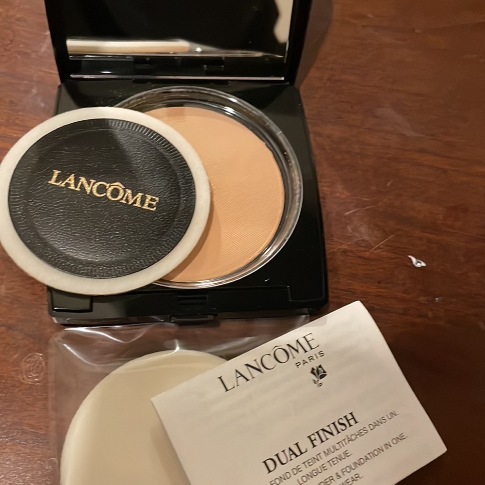 COPY - Dual finish powder LANCÔME NEW AND IN BOX. NEVER USED. Bisque 355